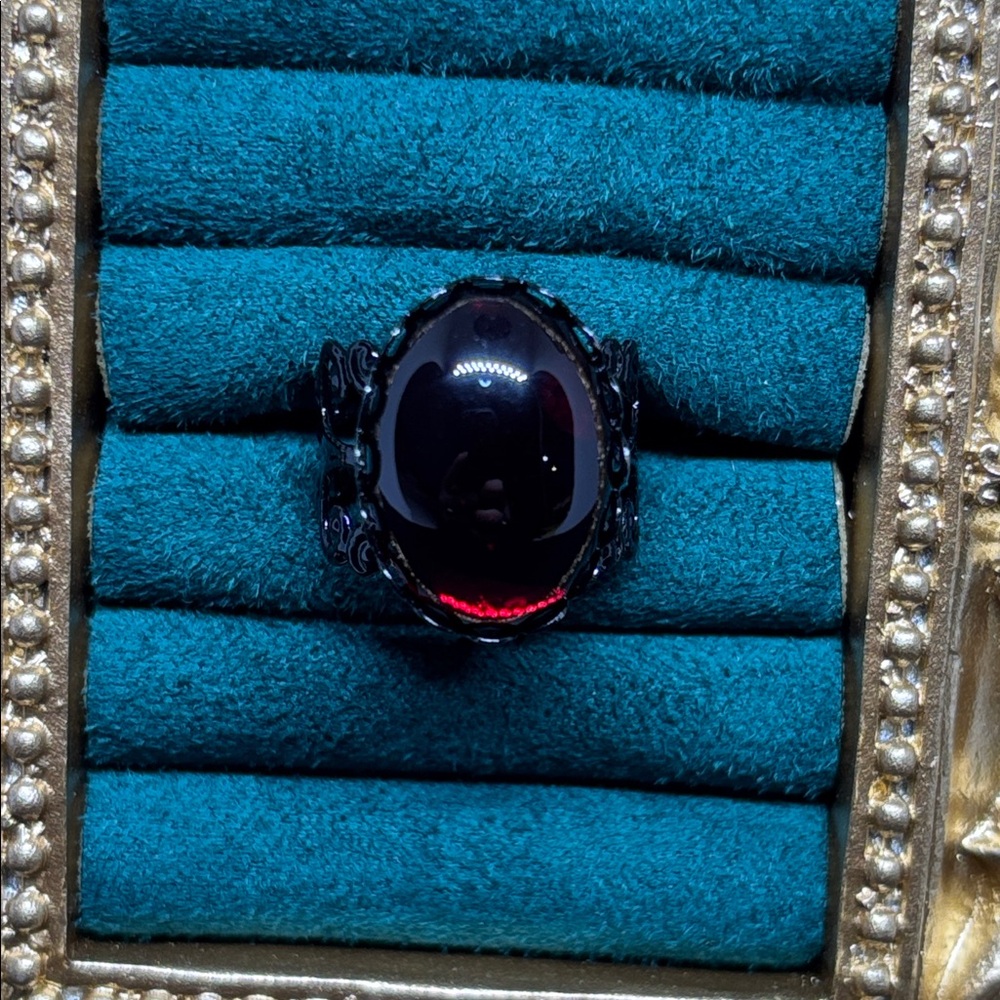 Large Blood Red Gothic Ring - Picture 5 of 8